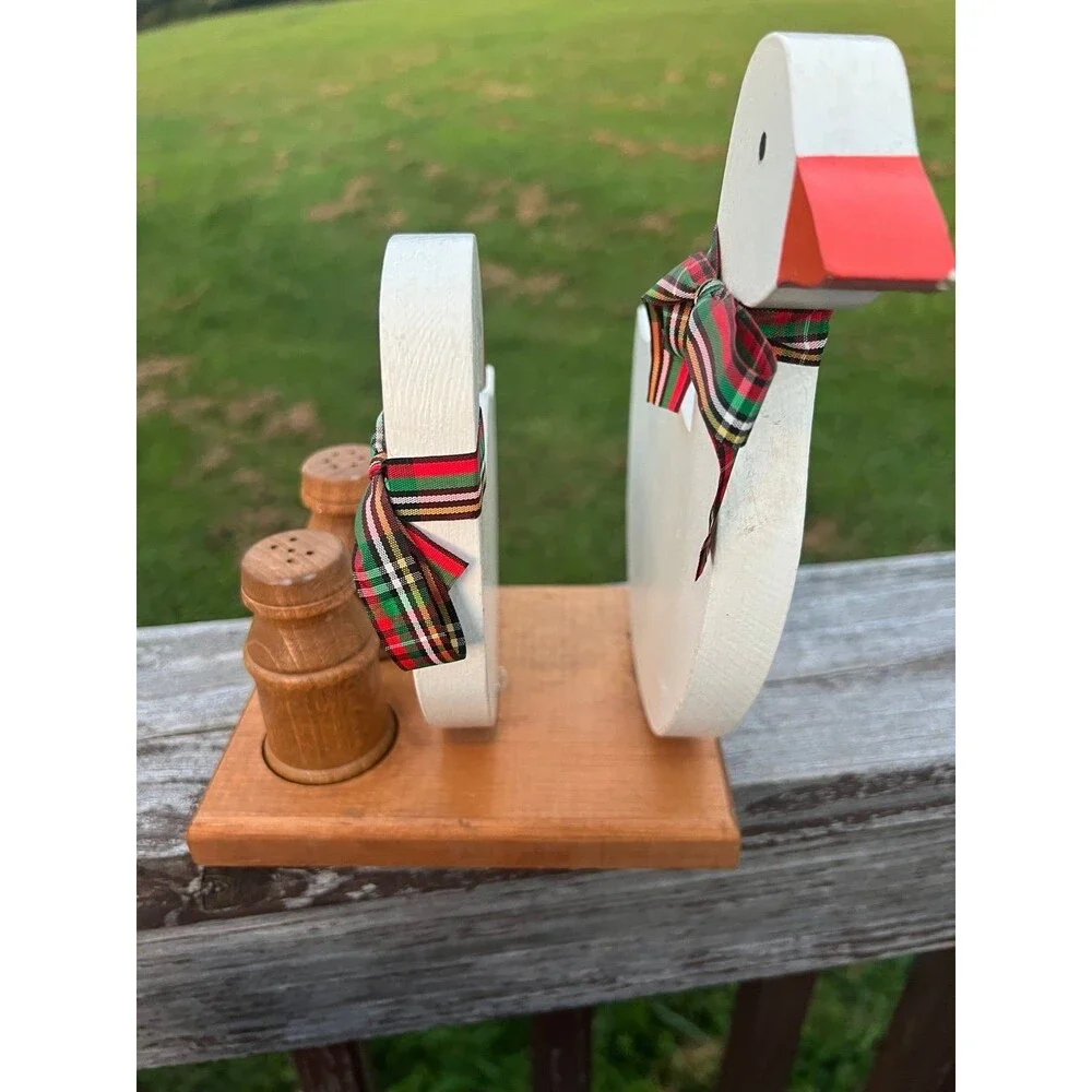 Country Geese Napkin Holder with Salt & Pepper Shakers vintage made in USA 1988